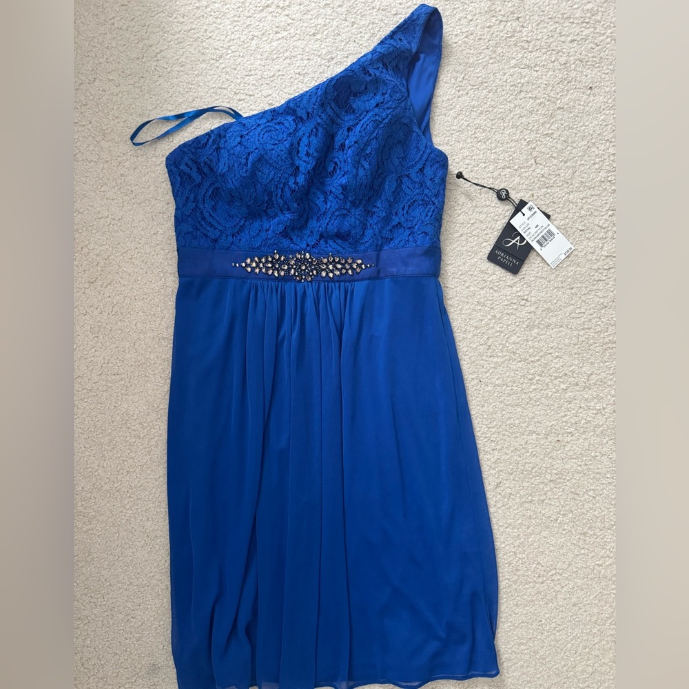 New with tag Adrianna Papell size 4, one shoulder dress.